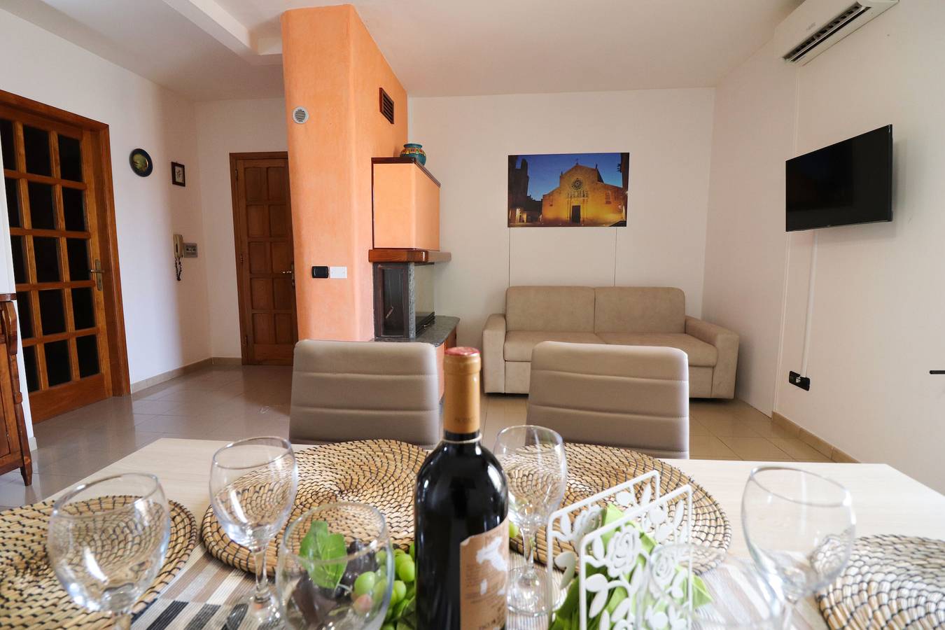 Casa Calipso a Otranto: Casa Vacanze con Balcone, Wi-Fi e Aria Condizionata in Otranto, Otranto e dintorni