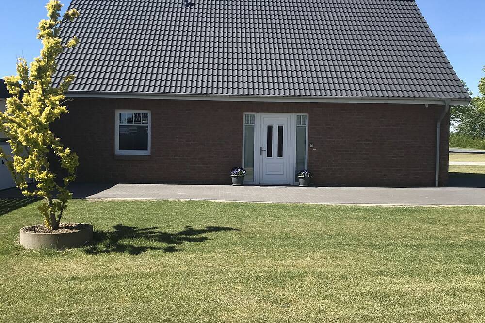 Alleinstehend, umzäunt, Hunde ,5 Personen, Kamin, Spielplatz, Deichnähe, Garage in Nordstrand (Gemeinde), Nordstrand