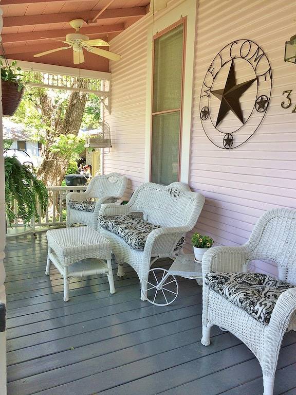 Malerisches und gemütliches viktorianisches Haus in der Nähe von Grün, Schlitterbahn und Innenstadt! in New Braunfels, Comal County