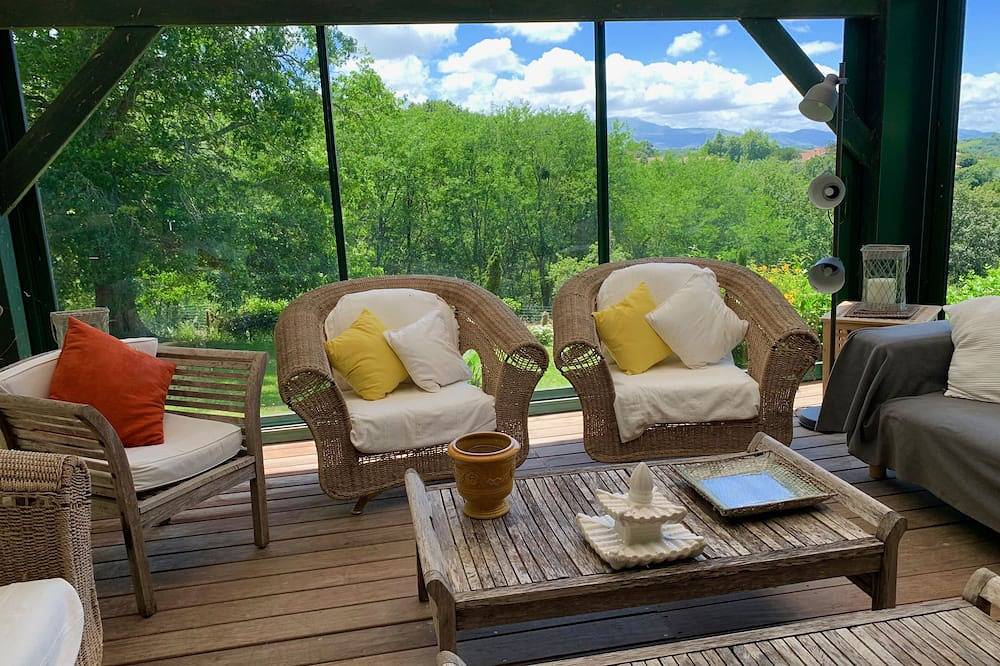 Charming house just minutes from Biarritz in Ustaritz, Bayonne region