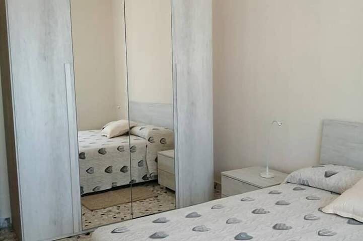 Appartement entier, Appartement récemment rénové à quelques pas de la mer in El Cohiba 59, Pulsano