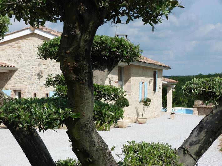 Gîte pour 6 personnes, avec piscine et terrasse