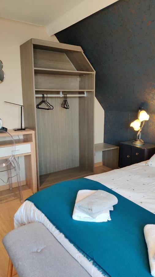 Double or Twin Room with City View in Houdan, Yvelines
