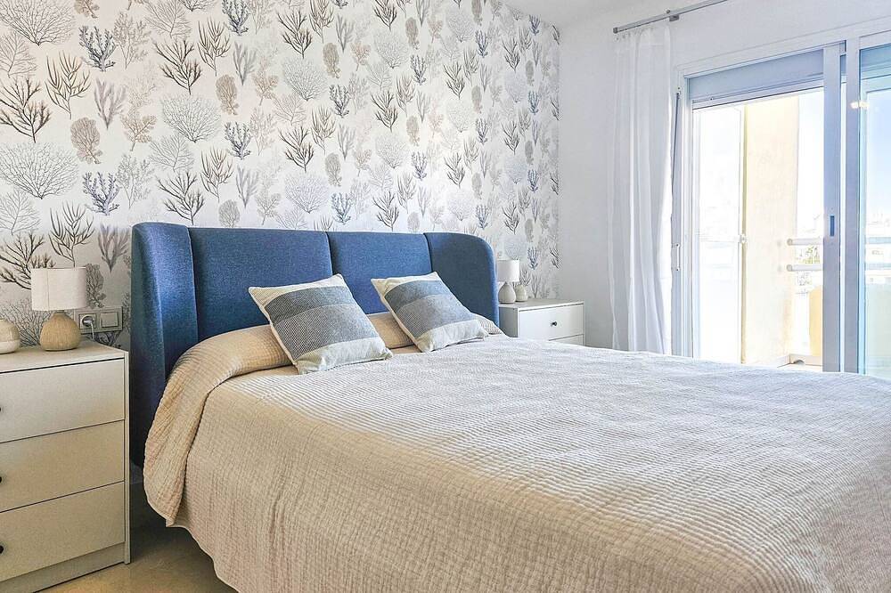 Entire apartment, Beachfront property in Benalmadena marina in Benalmádena Costa, Benalmádena