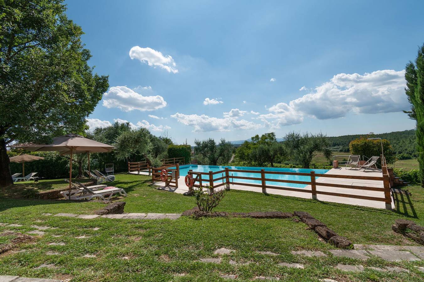Agriturismo le Due Querce - Salvia Verde in Cerreto Guidi, Firenze province