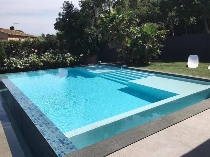 Chambre d’hôte pour 6 personnes, avec vue ainsi que jardin et piscine à Sainte-Maxime - 4