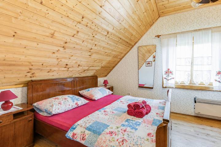 Rustic Cottage With Heated Pool in Zagreb und Umgebung