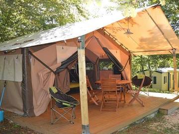Camping pour 5 Personnes dans Payrac, Quercy, Photo 1