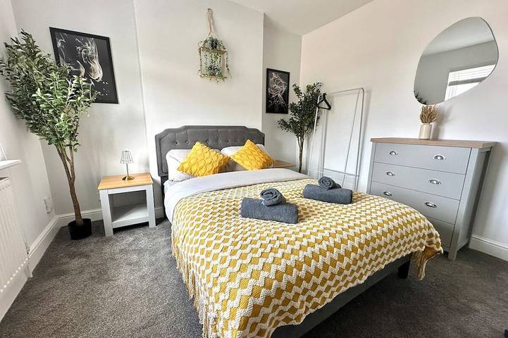 Open Mind Property - Luxury 3 Beds & Free Parking in Portsmouth, Südostengland