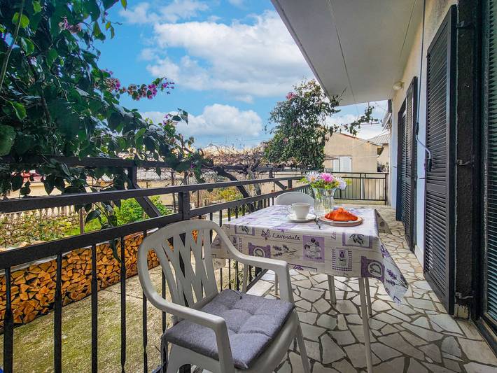 Apartament wakacyjny dla 4 osób, z ogród i taras, zwierzęta dozwolone w Novi Vinodolski