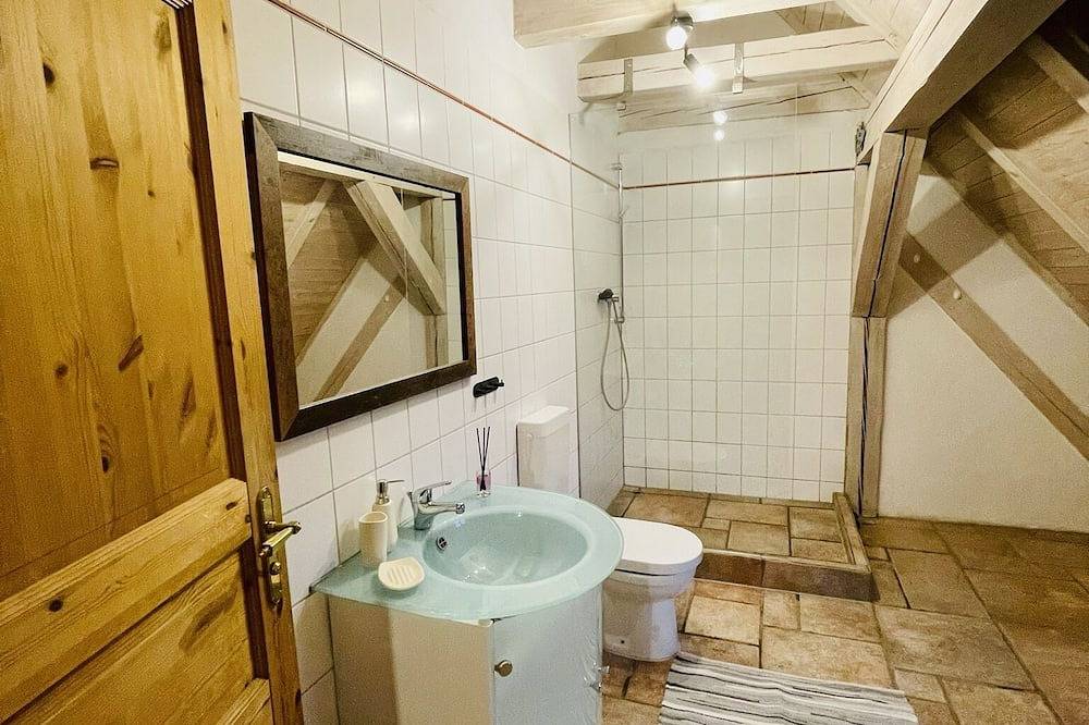 Ganze Wohnung, Zauberhaftes Vierbett-Apartment nahe Magdeburg in Barleben, Magdeburger Börde