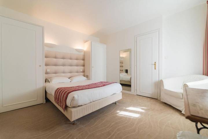 Hôtel pour 3 personnes, avec piscine et jardin à Vouillé - 4