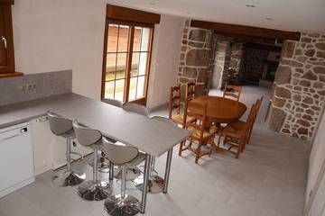 Maison de vacances pour 6 personnes, avec piscine ainsi que terrasse et jardin dans Lozère