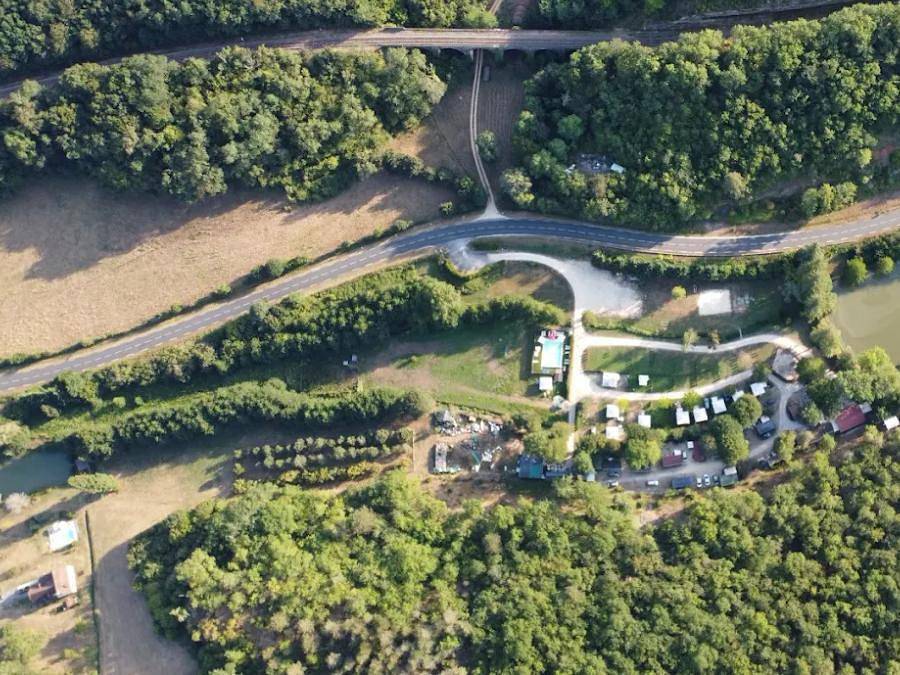 Camping Le Roc de Lavandre - Bungalowzelt 4 personen - 20 m2 ohne Sanitäranlagen in Saint-Félix-de-Reillac-et-Mortemart, Périgord Noir