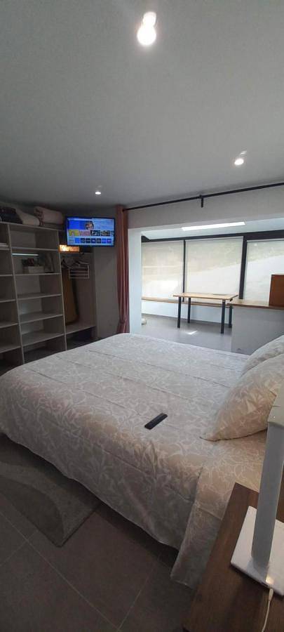 La Casita de Rose 26m2 climatisé proche plage Hendaye et frontière Parking privé Calme Jardin in Urrugne, Région de Bayonne