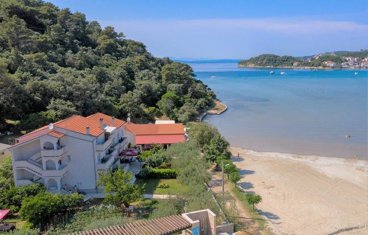 Ferienwohnung für 4 Personen, mit Balkon/Terrasse auf Rab