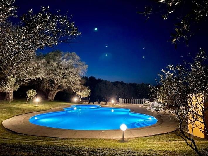 Bungalow per 2 persone, con Terrazza e Giardino nonché Piscina per bambini e Piscina ad Olbia