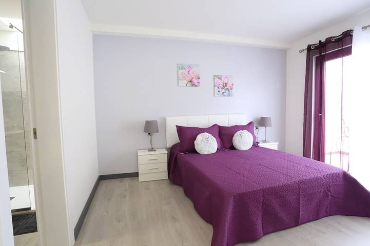 Casa individual, con 3 habitaciones ,3 baños,  salón comedor, cocina, jardín in La Orotava, Tenerife Norte