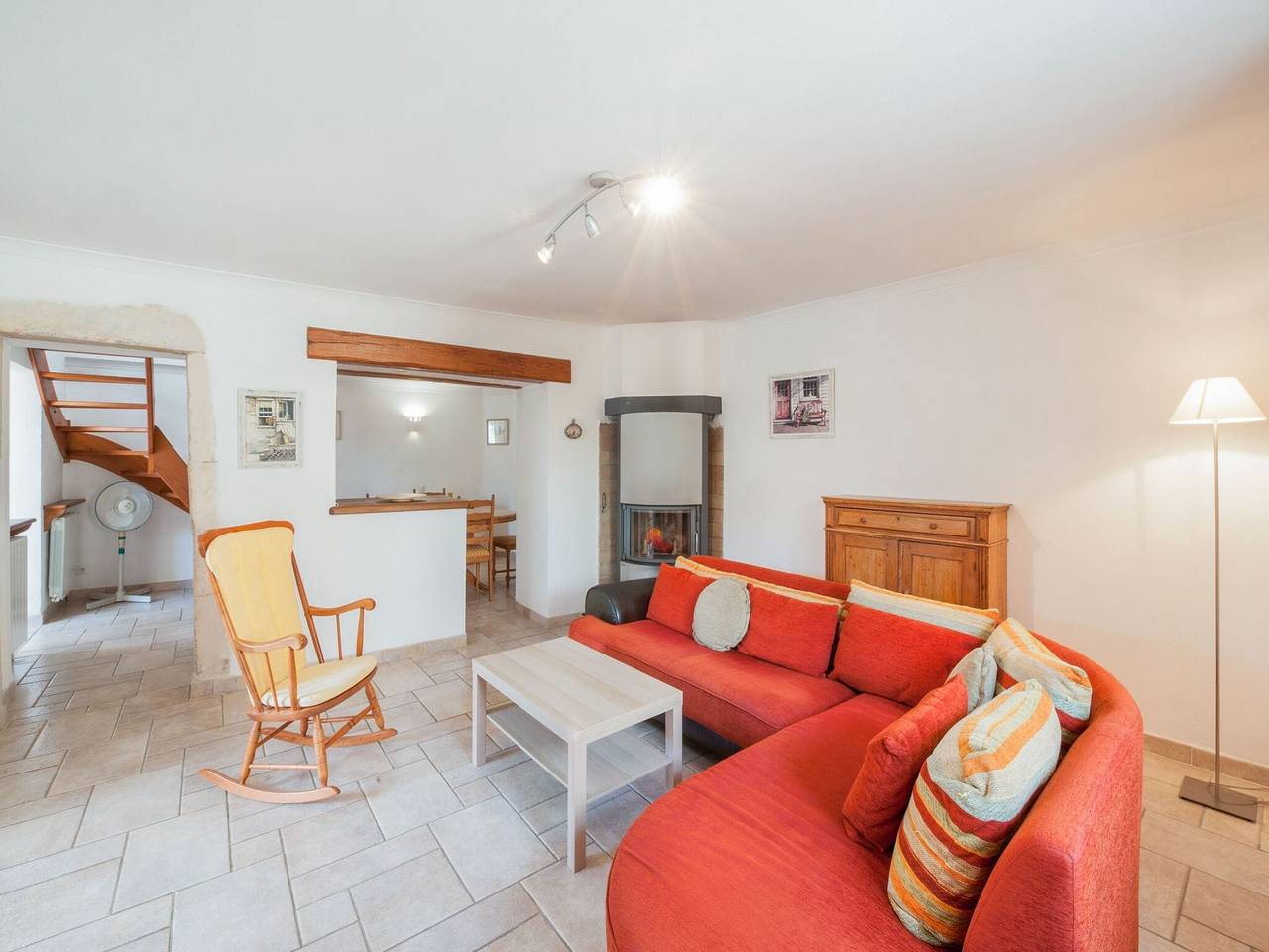Steinhaus im Gard nahe Valbonne-Wald in Saint-Laurent-de-Carnols, Nimes und Umgebung
