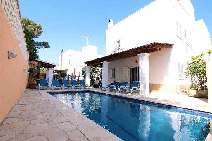 Villa for 8 people, with balcony and pool - 1