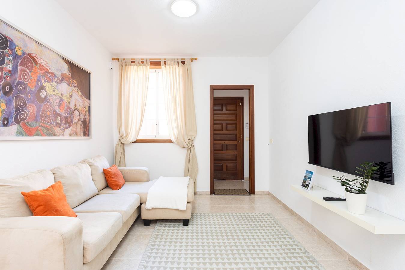 Tenohomes Stunning Family Retreat in Los Silos in San Bernardo, Los Silos