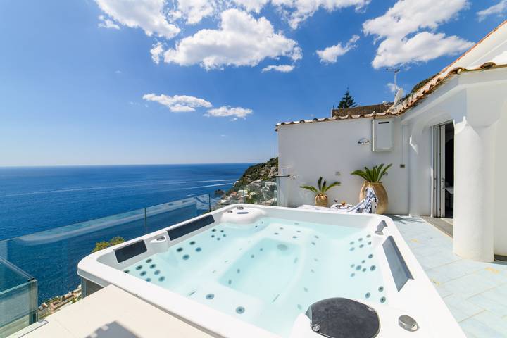 Ferienhaus für 6 Personen, mit Terrasse und Whirlpool in Praiano