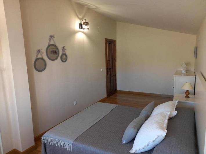 Location de vacances pour 6 personnes, avec piscine ainsi que jardin et vue à El Barraco - 2