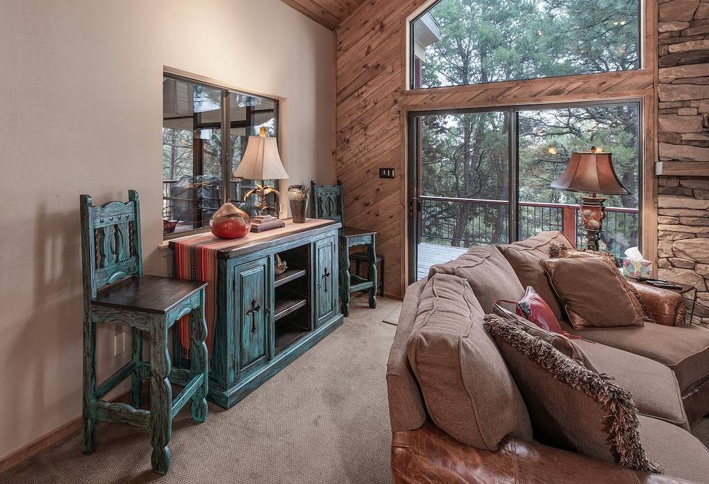 \"Mountain Escape,\" Our cozy mountain home, Quiet Neighborhood in Alto, Ski Apache