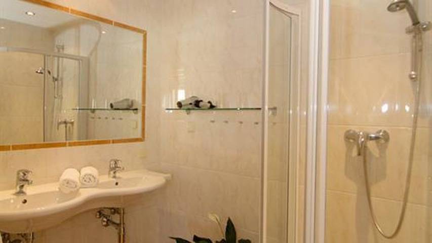 Hütte für 4 Personen, mit Terrasse und Garten sowie Sauna in Rohrmoos - 3