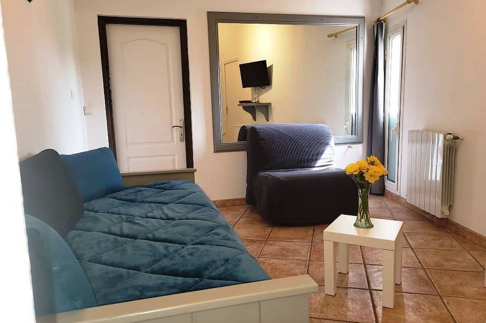 14 km de Fayence Gîte les Mimosas 2-4 pers conexión wifi in Montauroux, Region de Draguignan