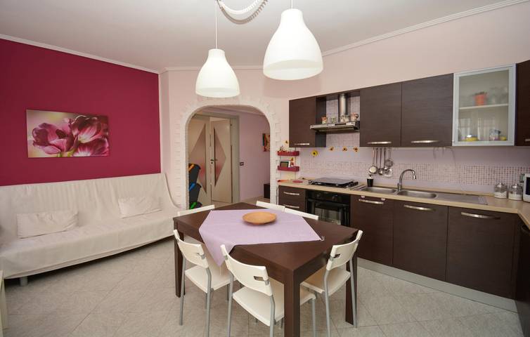 Apartamento vacacional entero, Apartamento con terraza y vistas al mar cerca de la playa de Punta Secca in Casuzze, Santa Croce Camerina