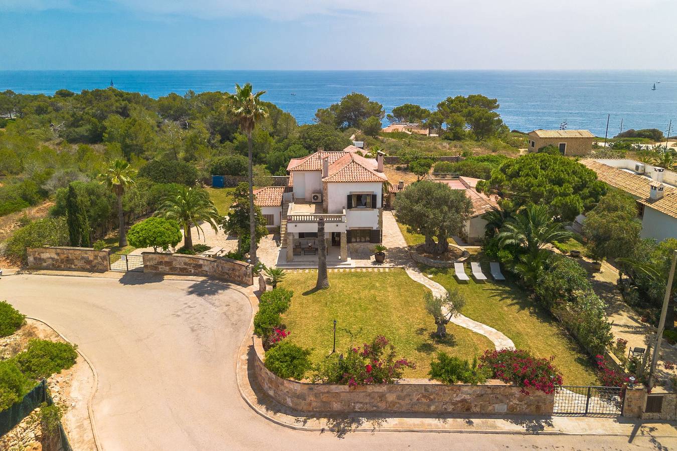Can Jordi in Cala Llombards – Peaceful Mediterranean Retreat in Cala Llombards, Santanyí