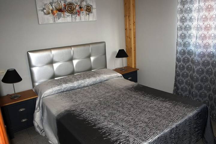 Apartamento entero, Bueu: Apartamento con terraza y vistas al mar a 300 metros de la playa in Praia de Beluso (Bueu), Bueu