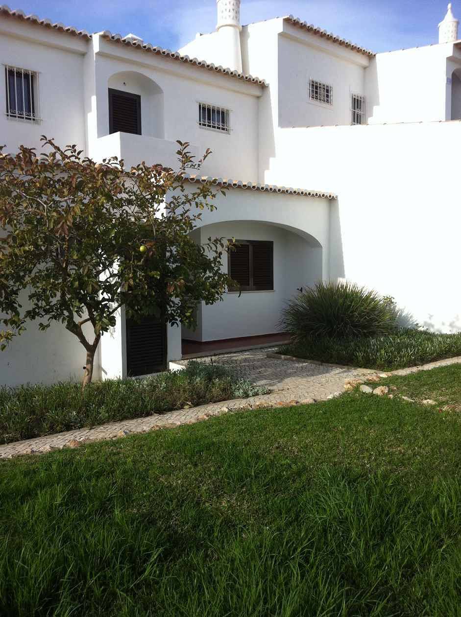 Villa mit Klimaanlage, Balkon und Pool  in Armação de Pêra (costa), Faro Distrikt