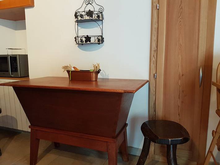 Gîte pour 9 personnes, avec terrasse à Montrottier - 4