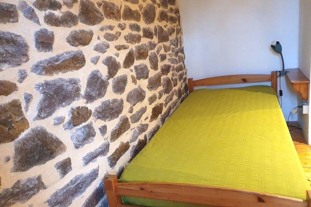 Normandie: Helles ruhiges Ferienhaus mit großem Garten und Tieren in Ver, Coutances und Umgebung