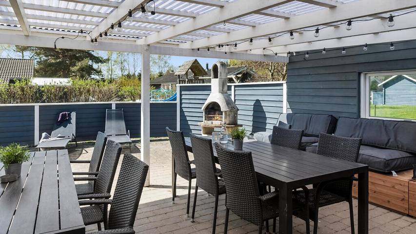 Sommerhus i Marielyst til 12 med spa, sauna og billard in Væggerløse, Svenske Østersøen
