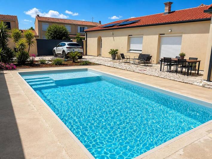 Villa for 6 people, with pool and garden - 1