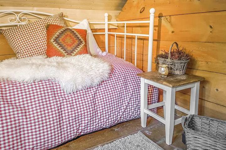 Gemütliches Haus in Vikanes mit Küche in Lindås