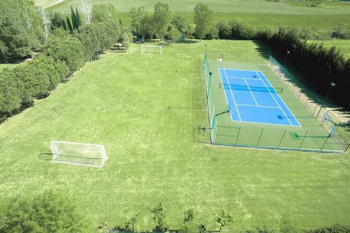 Location de vacances pour 33 personnes, avec jardin et terrasse, animaux acceptés à Sils - 3