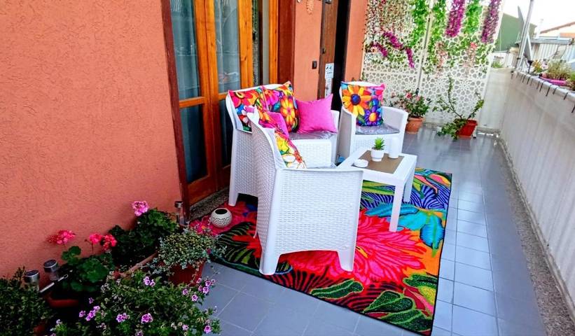 Casa vacanza per 7 persone, con balcone e panorama, adatto a famiglie con bambini a Stazzo