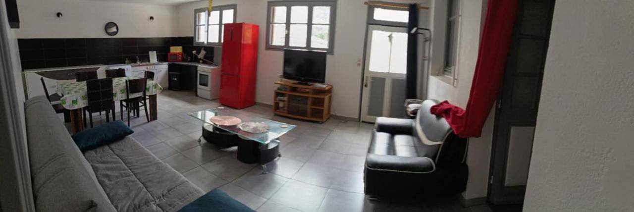 Gîte pour 6 personnes, avec vue ainsi que terrasse et jardin à Plouray - 2