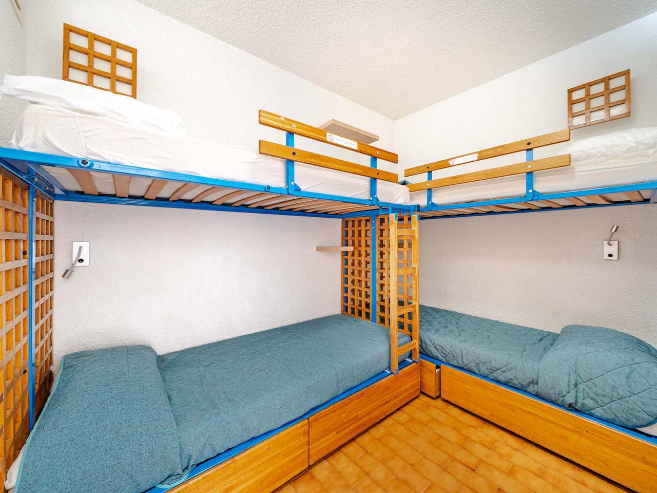 Entire apartment, Apartment for 8 with Wi-Fi, sea view in Roquebrune-Cap-Martin, Nice region