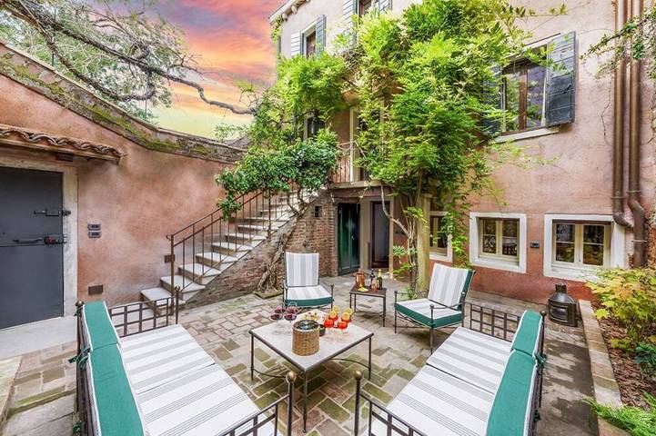 Villa for 12 people, with garden in Venice