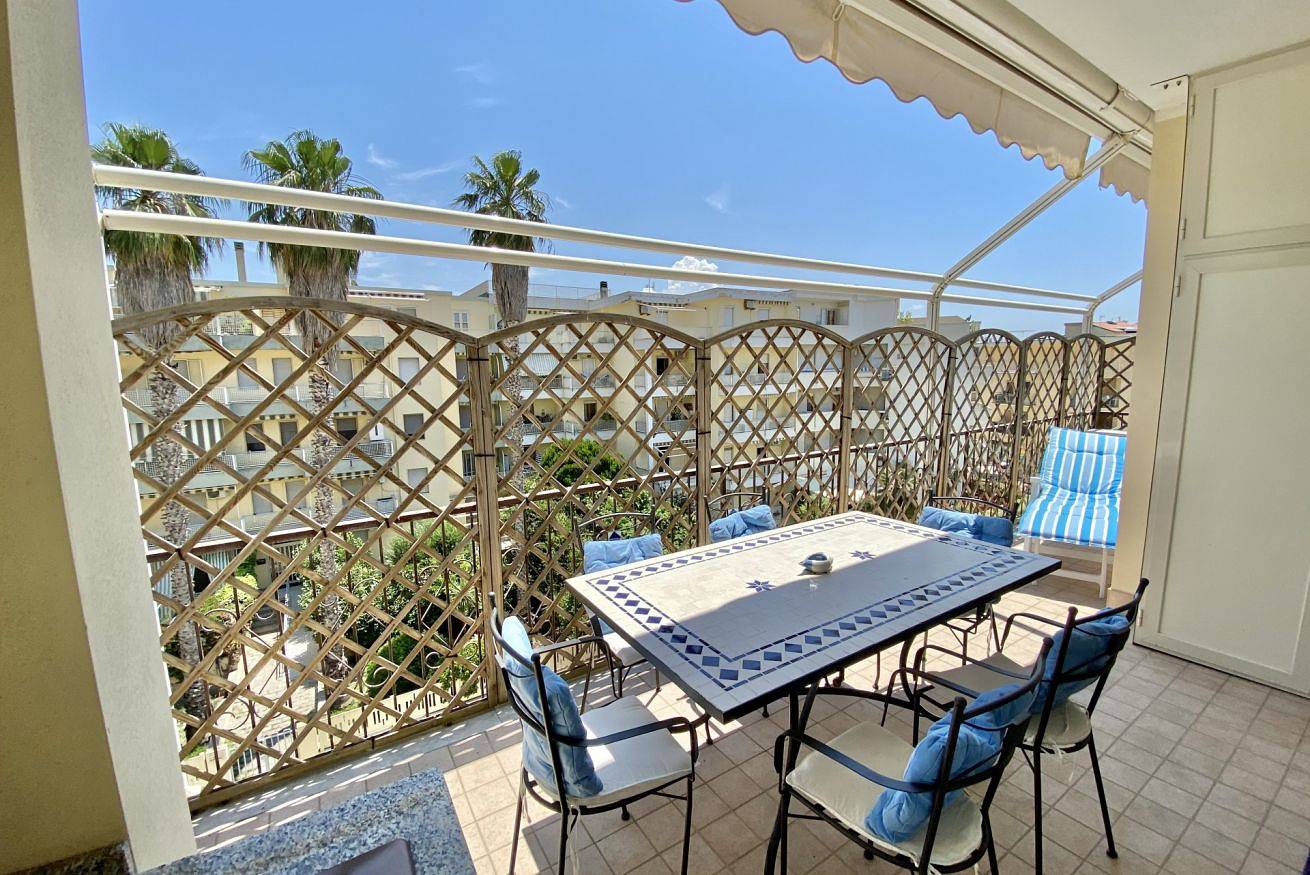 Apartamento entero, Residenza le Quattro Palme. Appartamento centrale vicinissimo alla spiaggia. in Lido San Giovanni, Pivarada