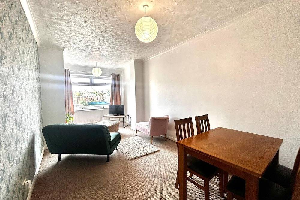 Entire apartment, Beach retreat Seaford, gateway to Seven Sisters, South Downs national park - in Seaford, East Sussex