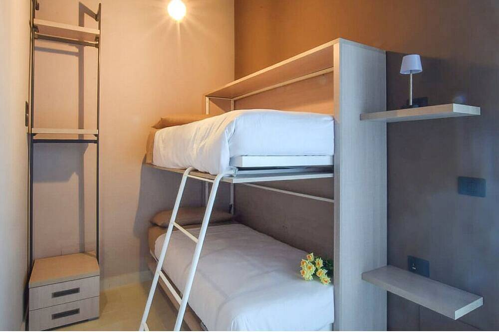 Charming 3-bedroom estate with Ac, Wifi in Reggio Calabria in Regio de Calabria, Costa Tirrénica Calabria