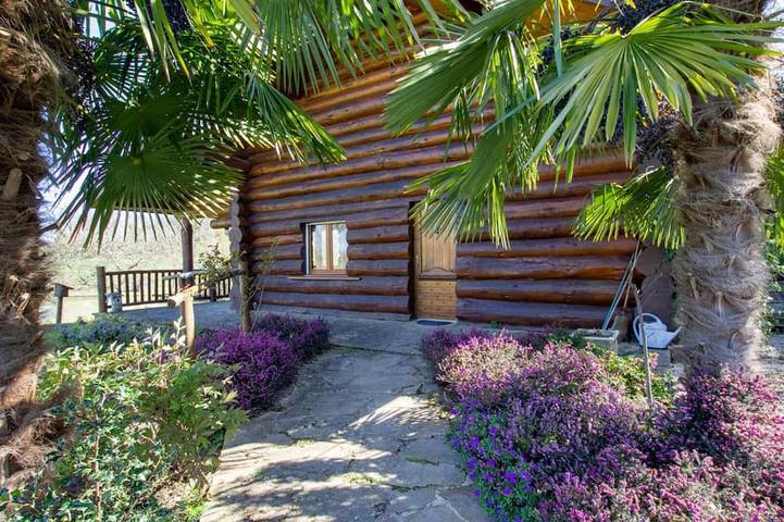 Gîte pour 4 personnes, avec jardin à Dussac