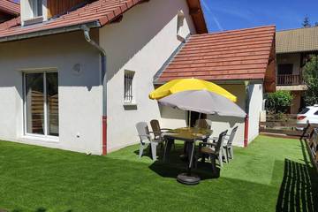 Location de vacances pour 5 personnes, avec jardin et balcon à Chabottes