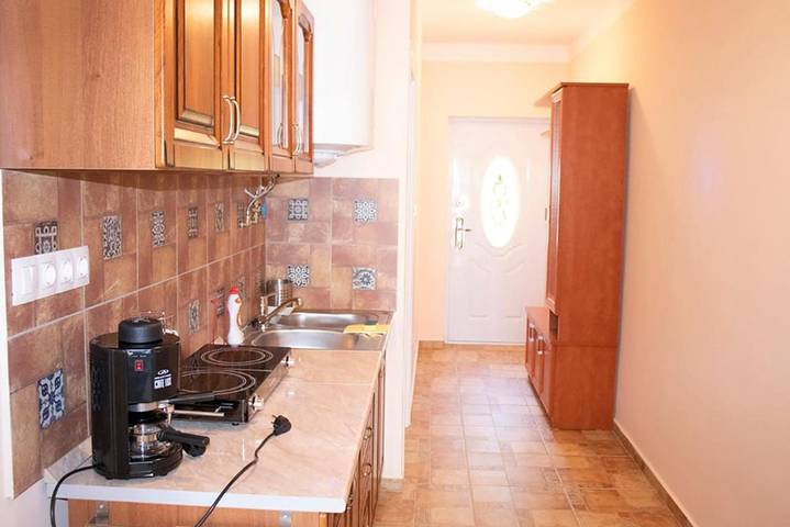 Ferienwohnung für 3 Personen, mit Balkon und Terrasse sowie Garten und Seeblick in Balatonalmadi - 2